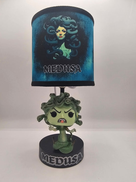 Deadlitecustomz Horror lamp Medussa